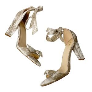 Qupid Bow Women Tie Suede Women Heels Size 10